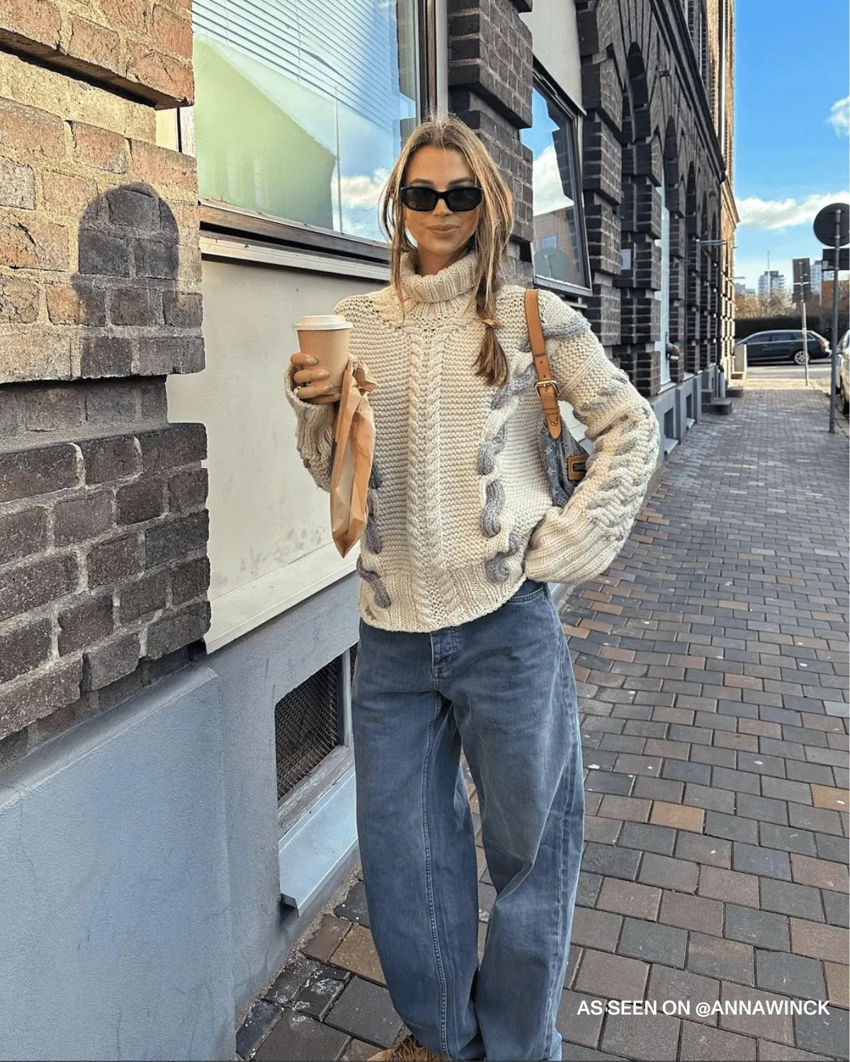 Barbora: White Wool Turtleneck