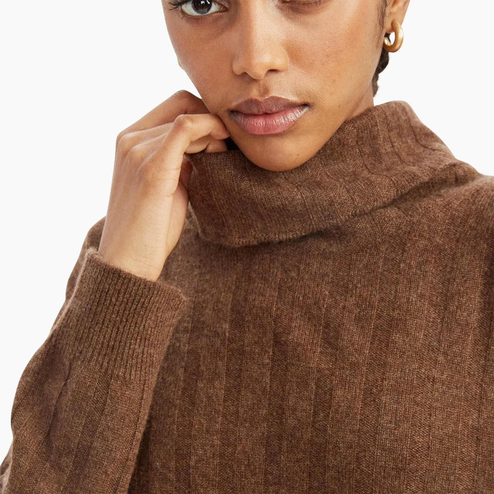 Cashmere Relaxed Ribbed Turtleneck