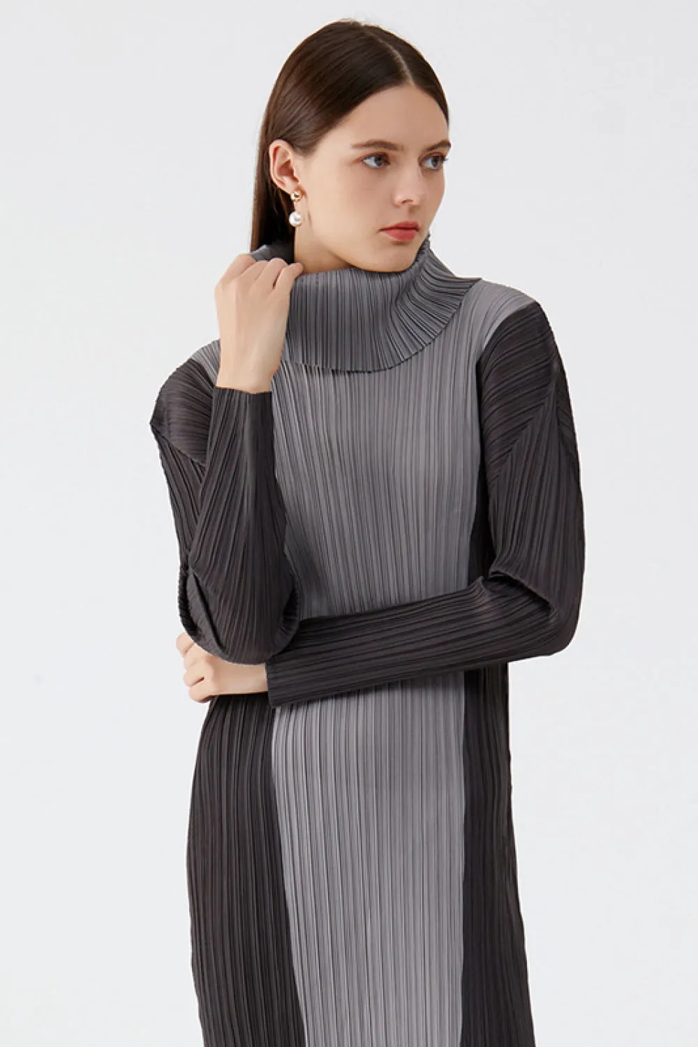 Color Block Accordion Pleated Turtleneck Dress