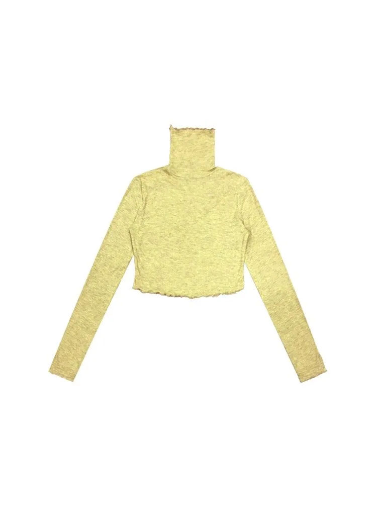 Cropped Frilly Turtletop light turtleneck