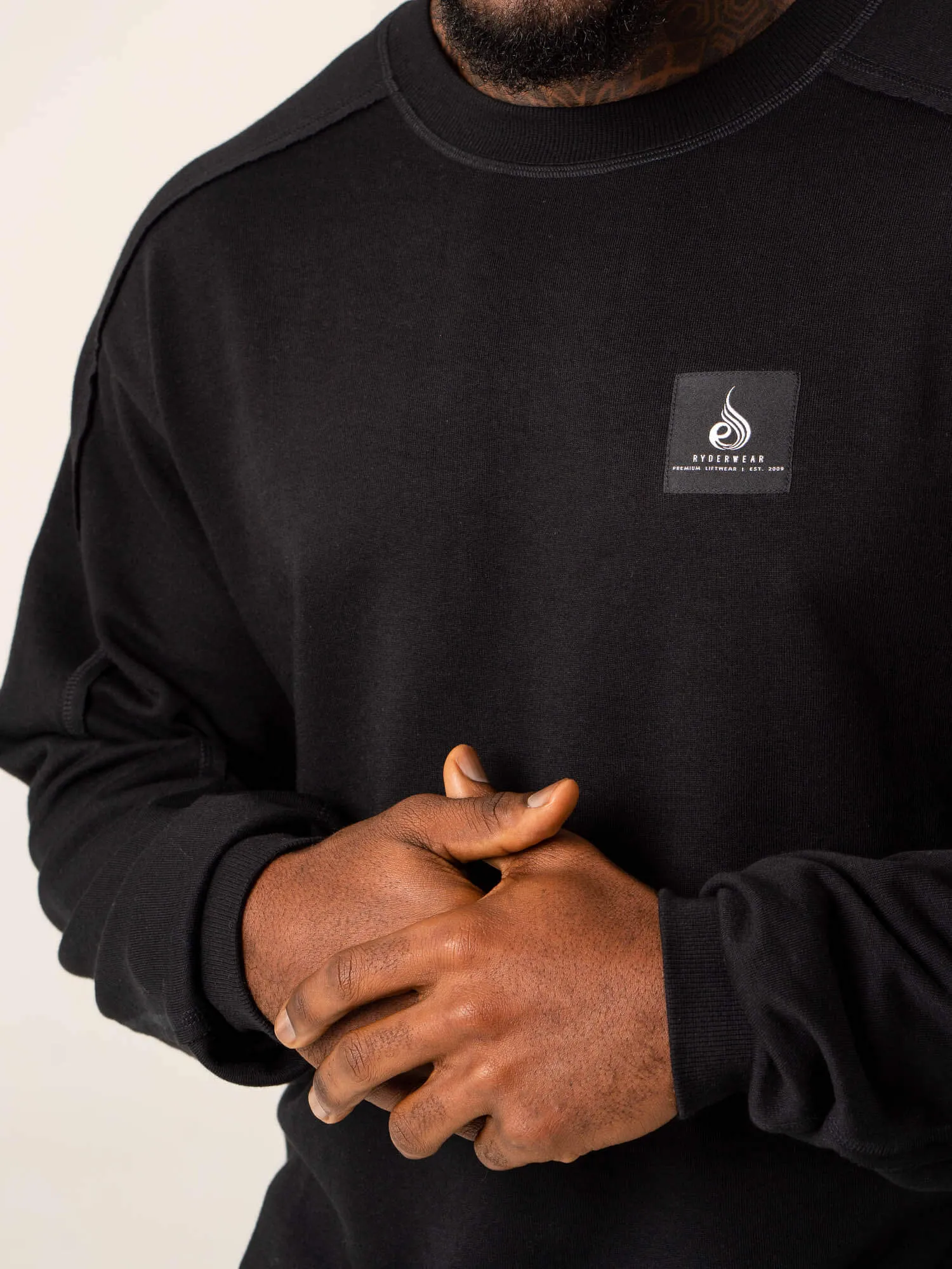 Dynamic Pullover Jumper - Black