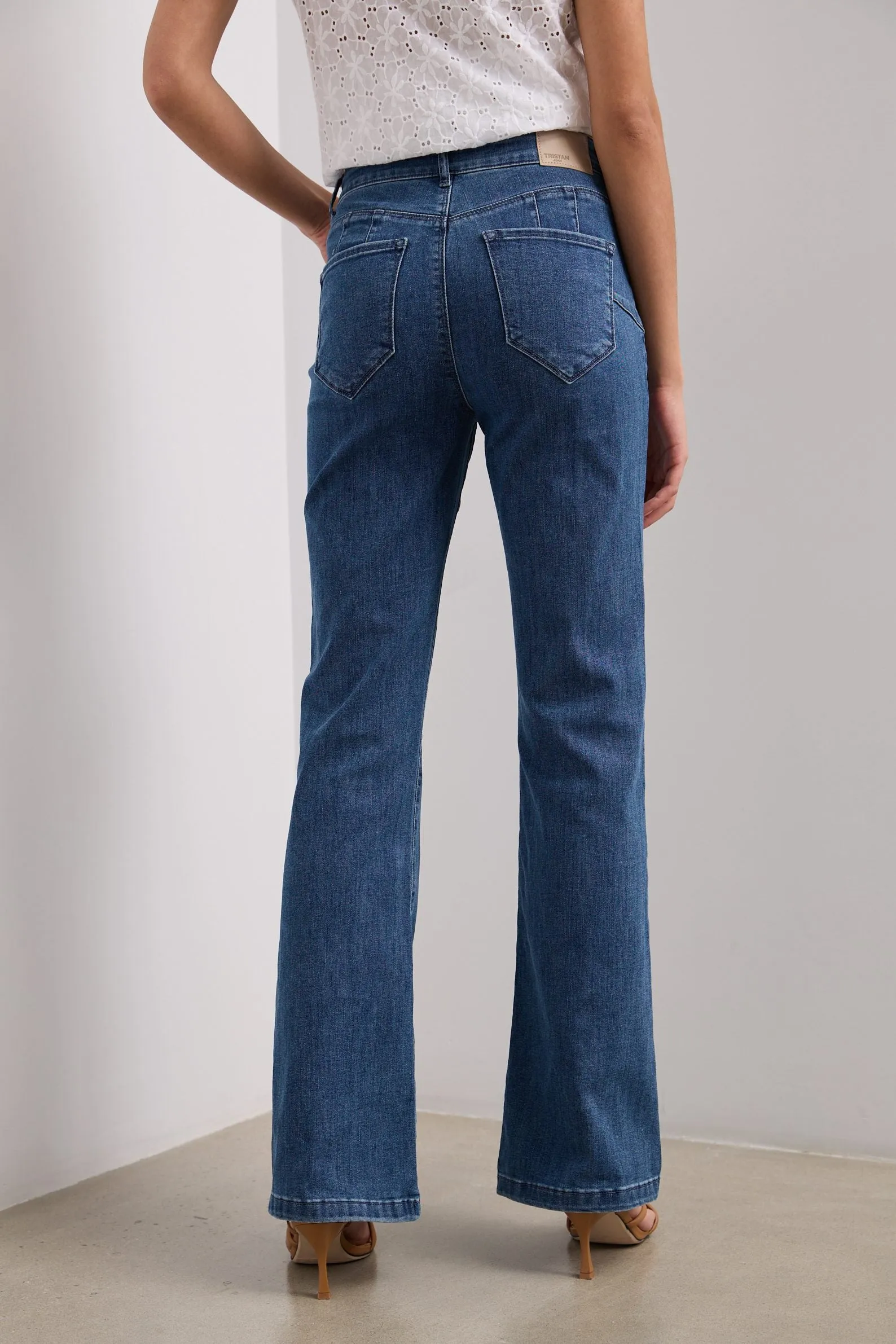 Chic High-Waisted Sculpting Push-Up Jeans