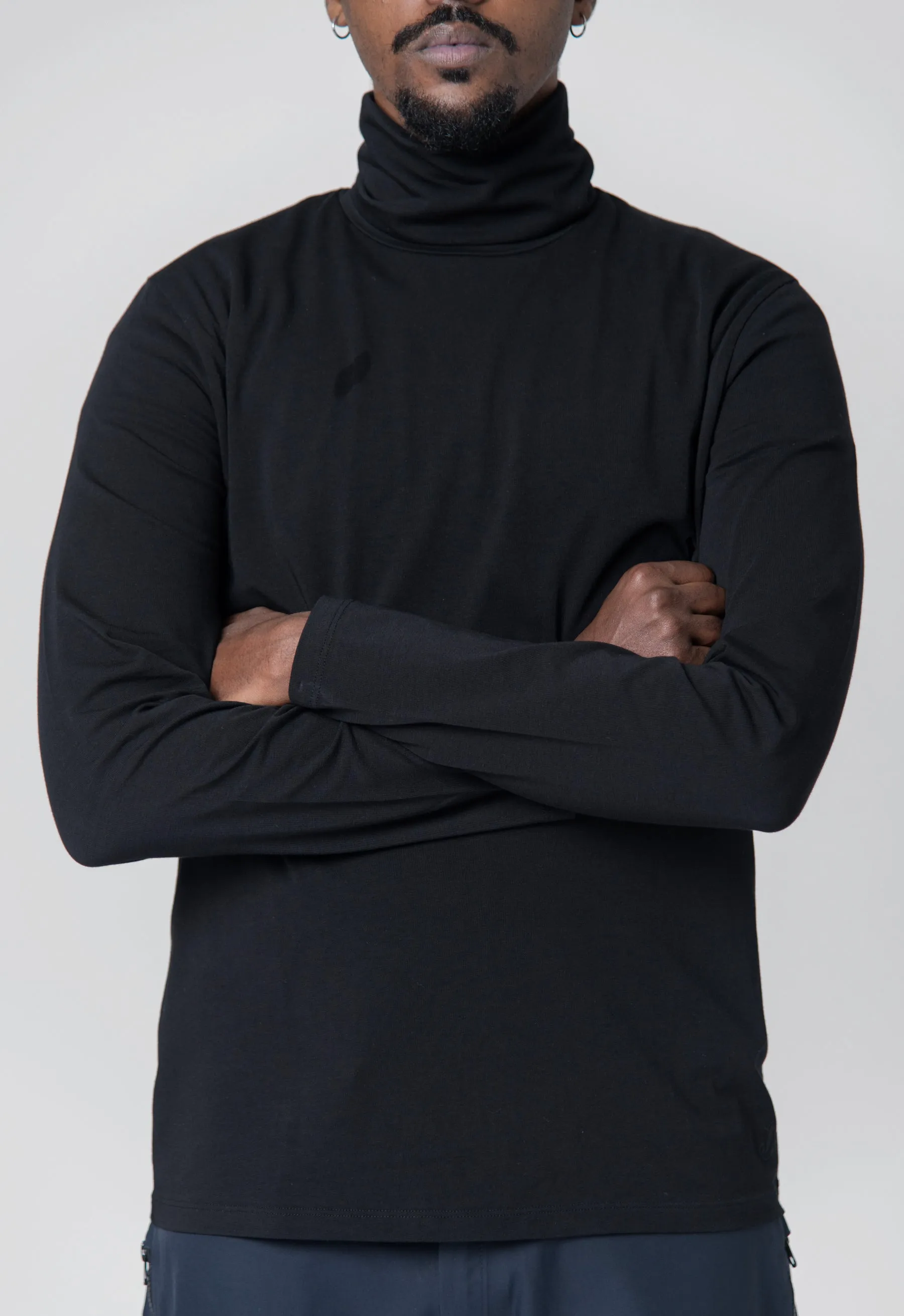 Long Sleeve Turtleneck Tee Black