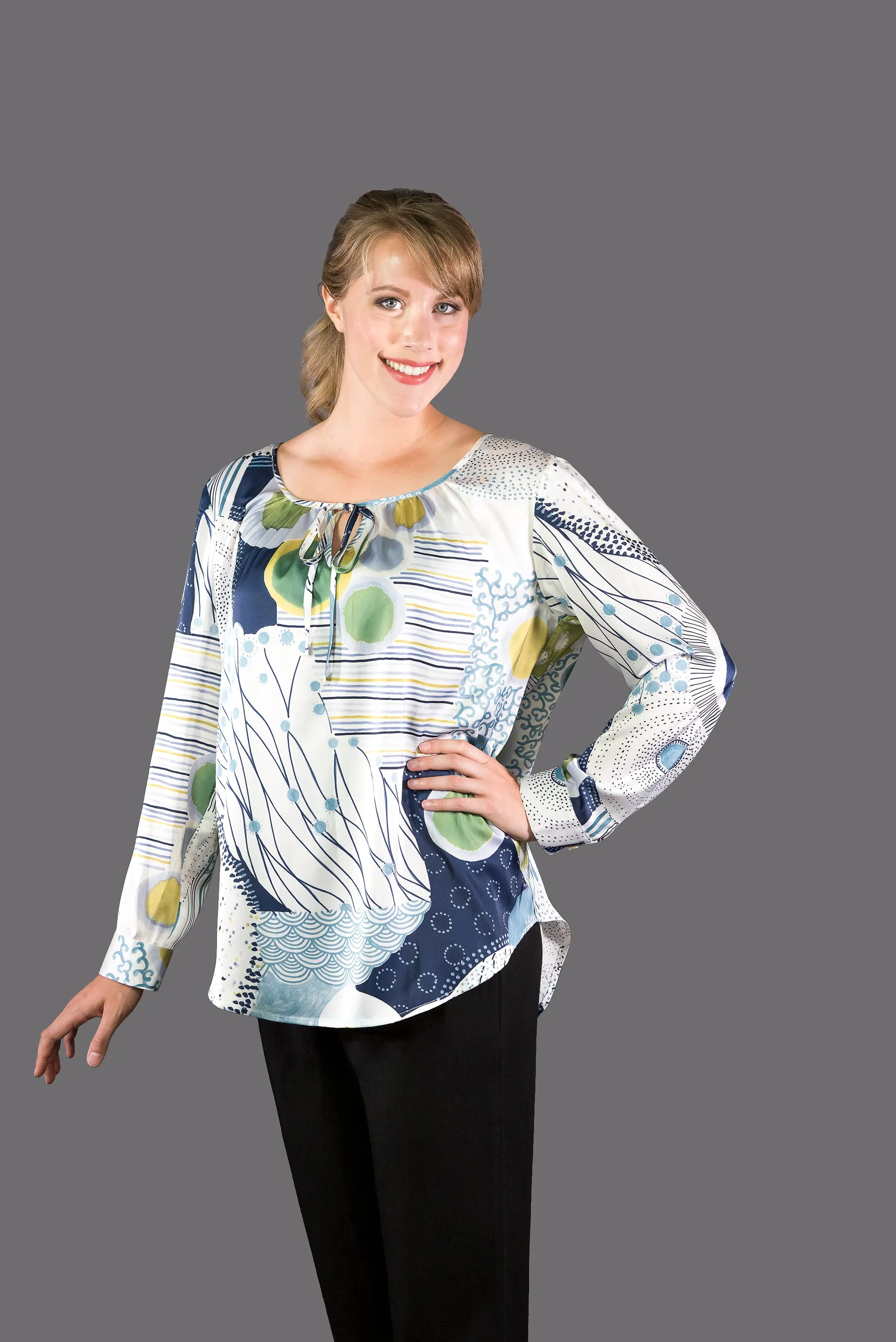 SF178 - Pullover Keyhole Blouse