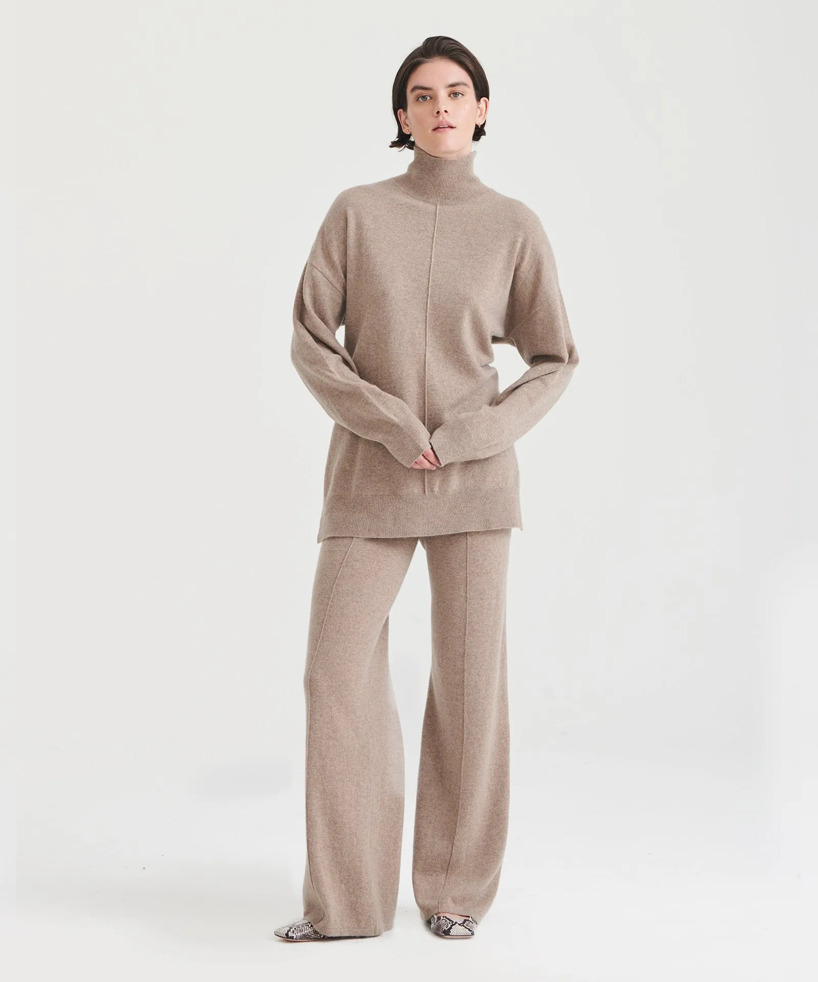 Travel Signature Cashmere Turtleneck