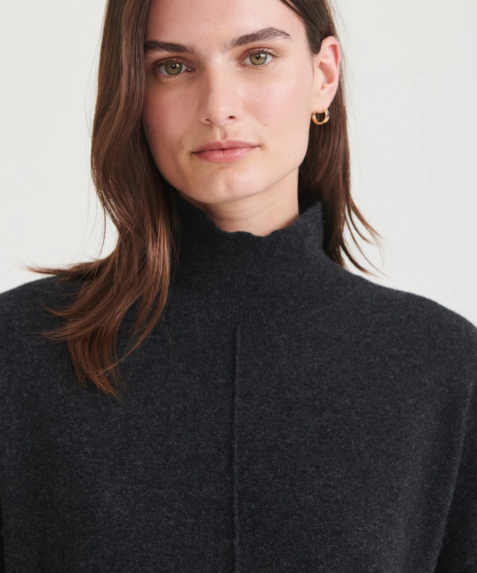 Travel Signature Cashmere Turtleneck