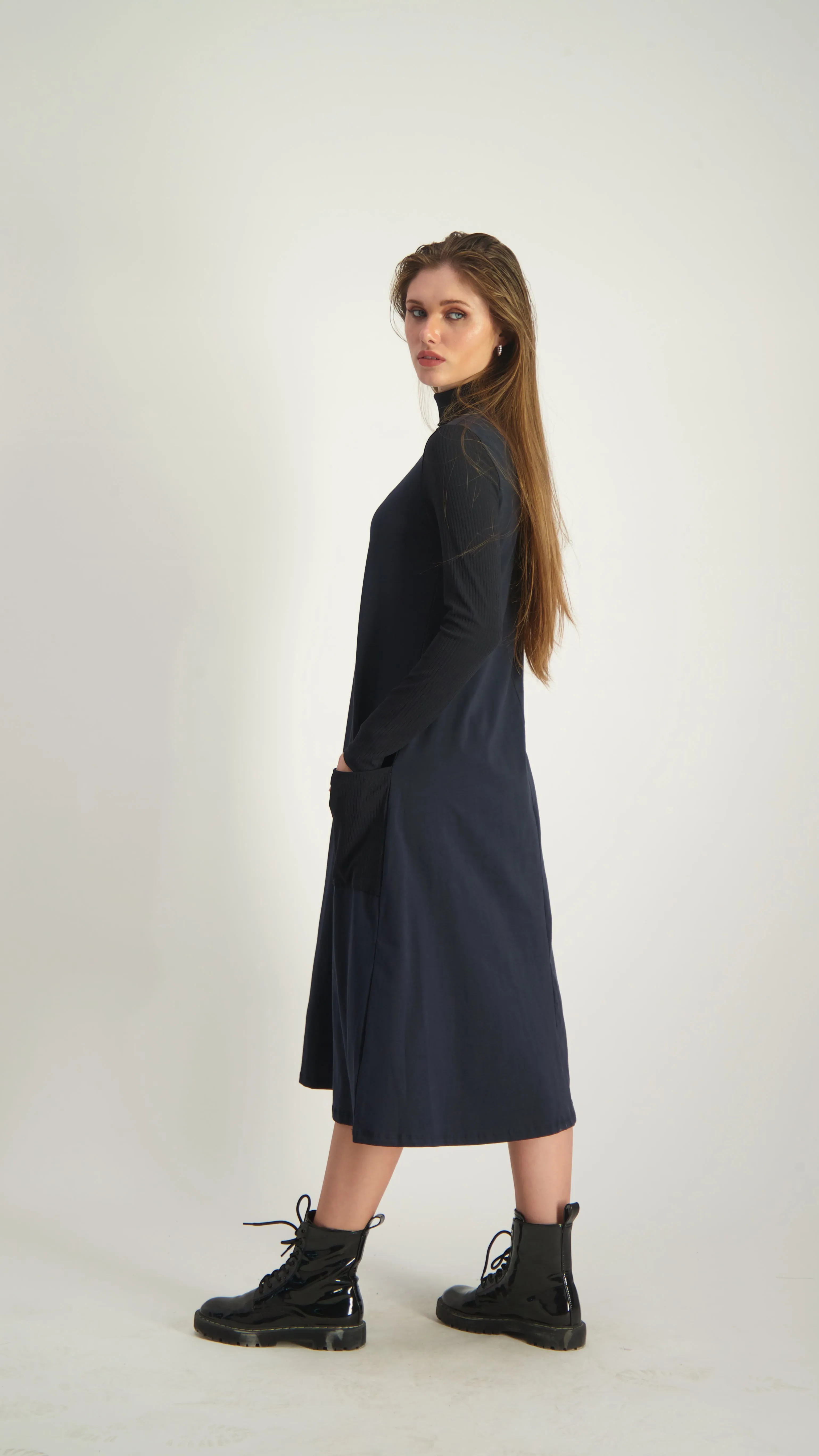 Turtleneck Pocket Dress / Navy