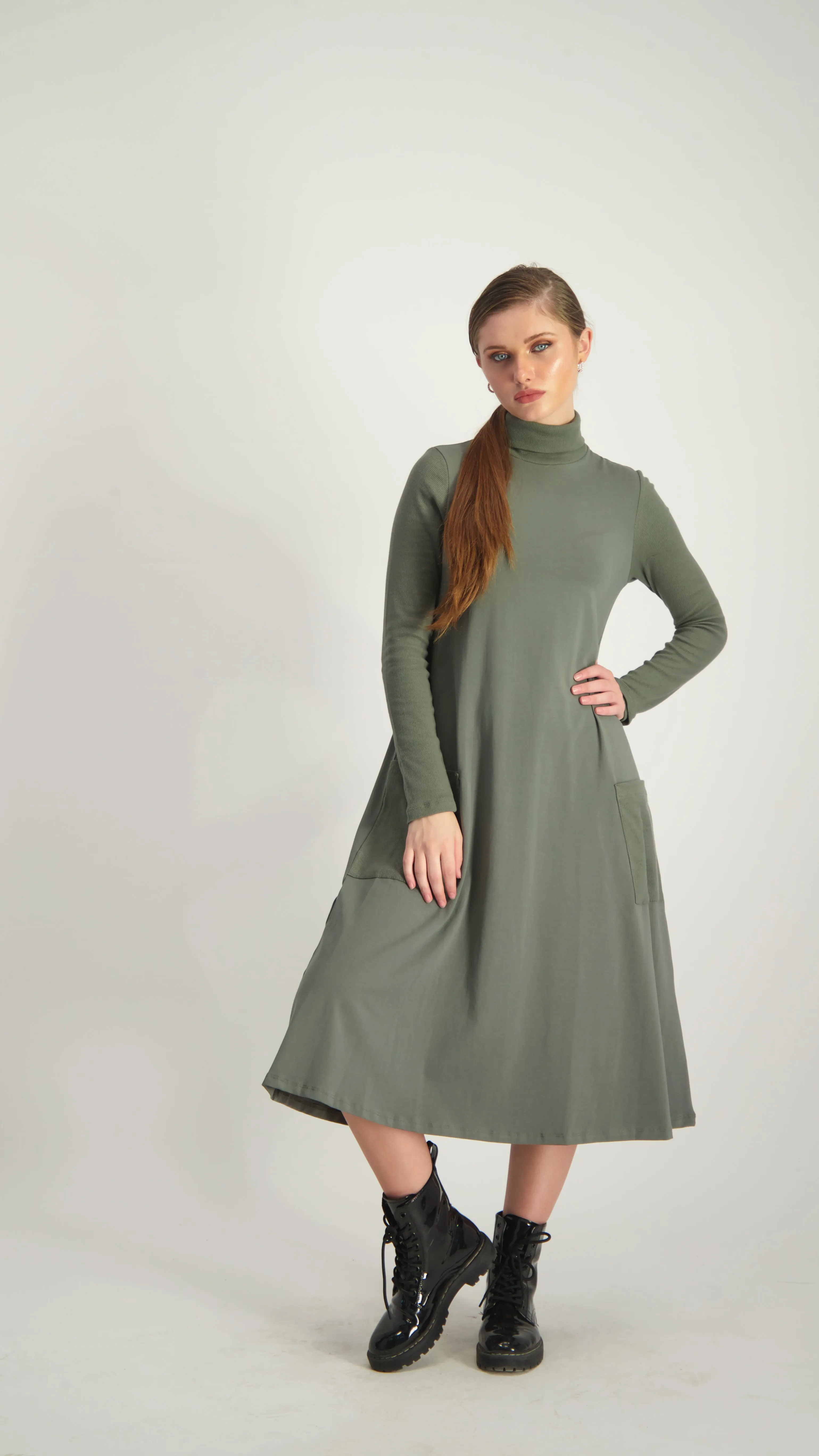 Turtleneck Pocket Dress / Olive