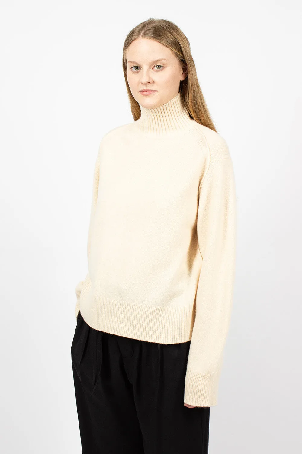 Turtleneck Sweater Cream Beige